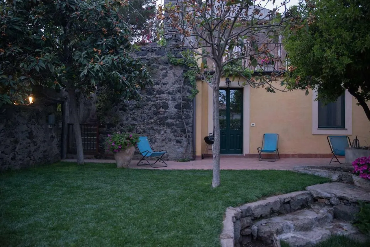Holiday home Il Pozzo E L'Ulivo - Just 200 Meters From The Metro - Villa Catania Italy
